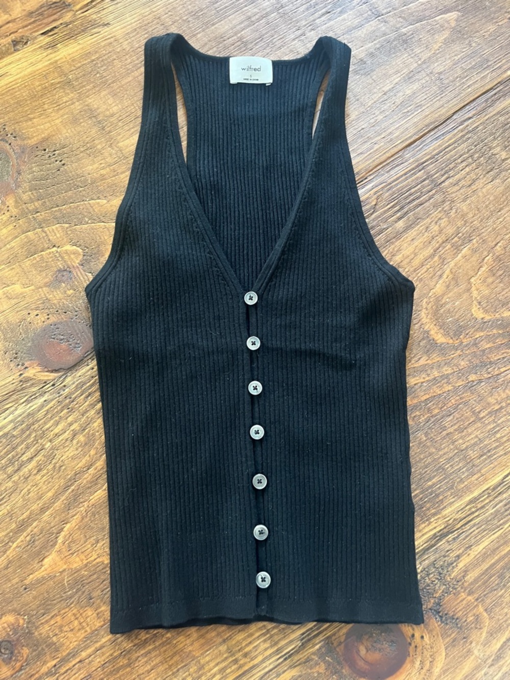 Wilfred Black Ribbed V-Neck Button Tank